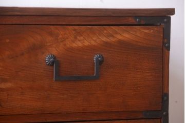 アンティーク家具　古民具・骨董　重厚な鉄脚付き!シンプルで上品な時代箪笥ローボード(ローチェスト)