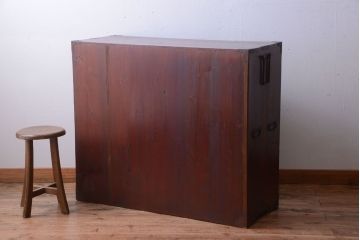アンティーク家具　古民具・骨董　前面栗材!花菱紋金具の一本物アンティーク最上箪笥(衣装箪笥)