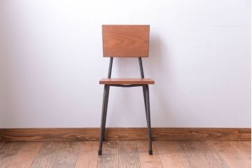 アンティーク家具　和製アンティーク　シンプルな小さい鉄脚チェア