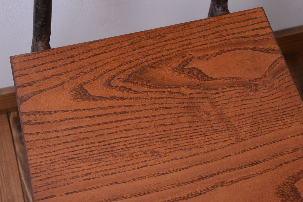 アンティーク家具　和製アンティーク　シンプルな小さい鉄脚チェア