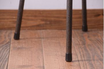 アンティーク家具　和製アンティーク　シンプルな小さい鉄脚チェア