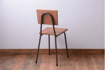アンティーク家具　和製アンティーク　シンプルな小さい鉄脚チェア