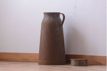 アンティーク雑貨　昭和レトロ 古いアイアンのミルク缶(牛乳缶)