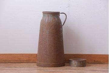 アンティーク雑貨　昭和レトロ 古いアイアンのミルク缶(牛乳缶)