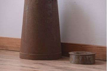 アンティーク雑貨　昭和レトロ 古いアイアンのミルク缶(牛乳缶)