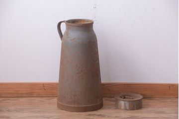 アンティーク雑貨　昭和レトロ 古いアイアンのミルク缶(牛乳缶)