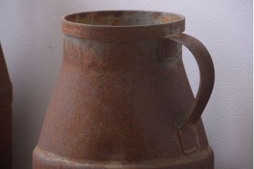 アンティーク雑貨　昭和レトロ 古いアイアンのミルク缶2個セット(牛乳缶)