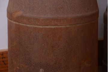 アンティーク雑貨　昭和レトロ 古いアイアンのミルク缶2個セット(牛乳缶)
