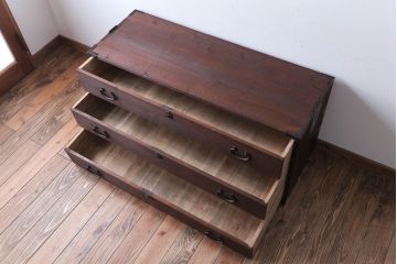 アンティーク家具　和製アンティーク　上品な金具の四尺桐箪笥ローボード(桐たんす)