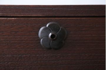 アンティーク家具　和製アンティーク　上品な金具の四尺桐箪笥ローボード(桐たんす)