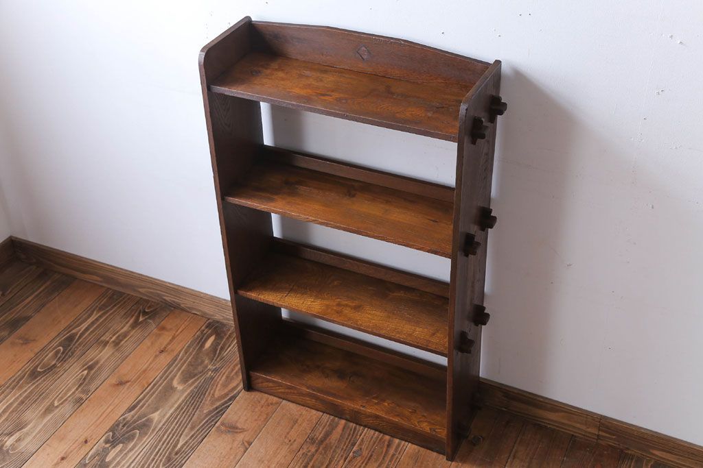 アンティーク家具　和製アンティーク　古い木製のシンプルな本棚