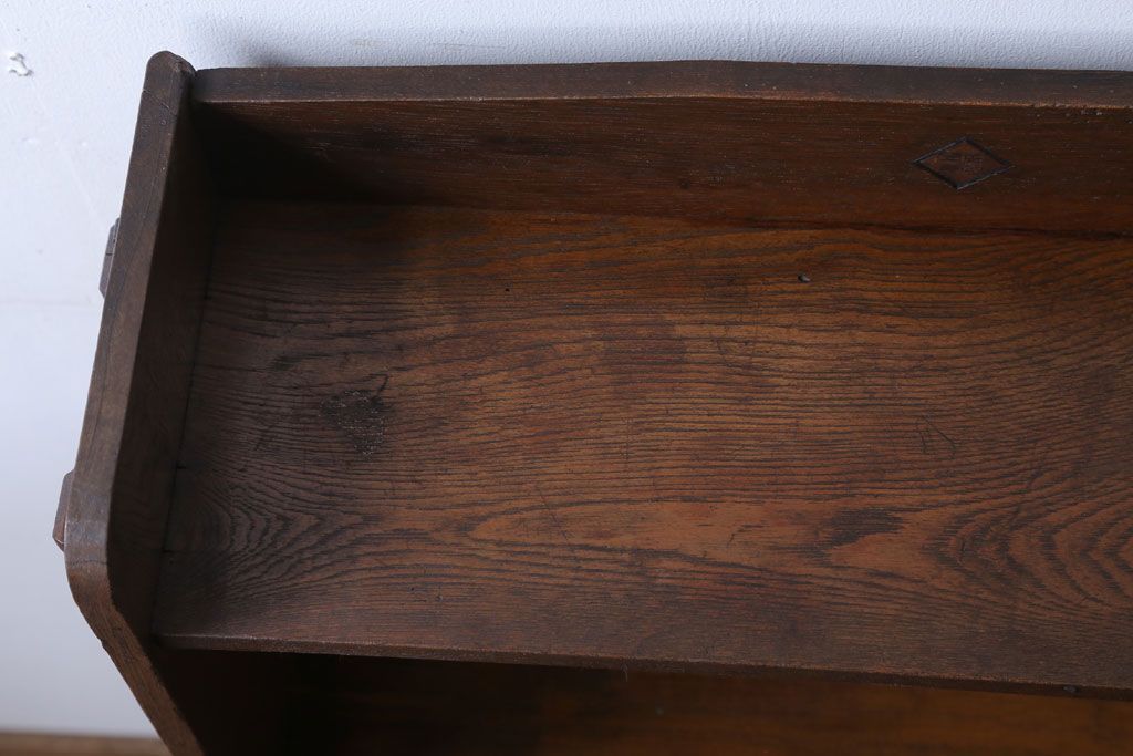 アンティーク家具　和製アンティーク　古い木製のシンプルな本棚