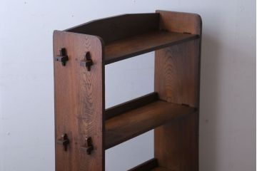 アンティーク家具　和製アンティーク　古い木製のシンプルな本棚