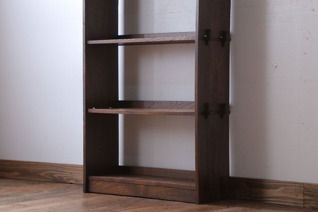 アンティーク家具　和製アンティーク　古い木製のシンプルな本棚