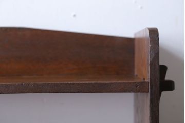 アンティーク家具　和製アンティーク　古い木製のシンプルな本棚