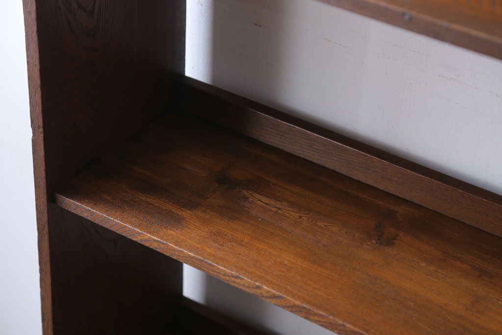 アンティーク家具　和製アンティーク　古い木製のシンプルな本棚