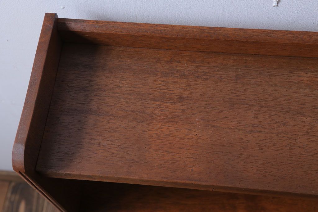 アンティーク家具　和製アンティーク シンプルなデザインの古い本棚