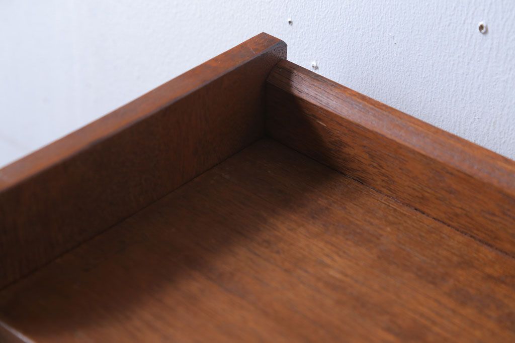 アンティーク家具　和製アンティーク シンプルなデザインの古い本棚