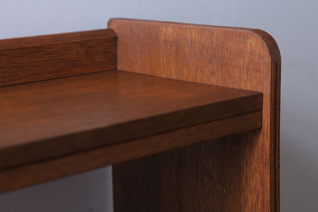 アンティーク家具　和製アンティーク シンプルなデザインの古い本棚