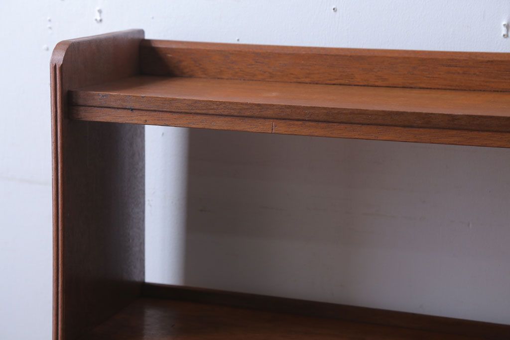 アンティーク家具　和製アンティーク シンプルなデザインの古い本棚