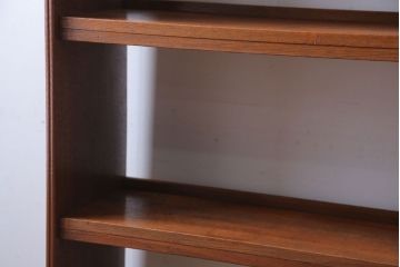 アンティーク家具　和製アンティーク シンプルなデザインの古い本棚