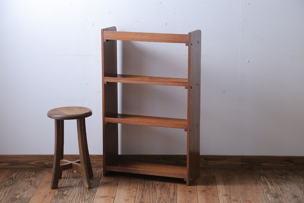 アンティーク家具　和製アンティーク シンプルなデザインの古い本棚