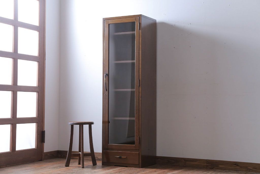 アンティーク家具　和製アンティーク　引き出し付き!　縦型が珍しいナラ材製の収納棚