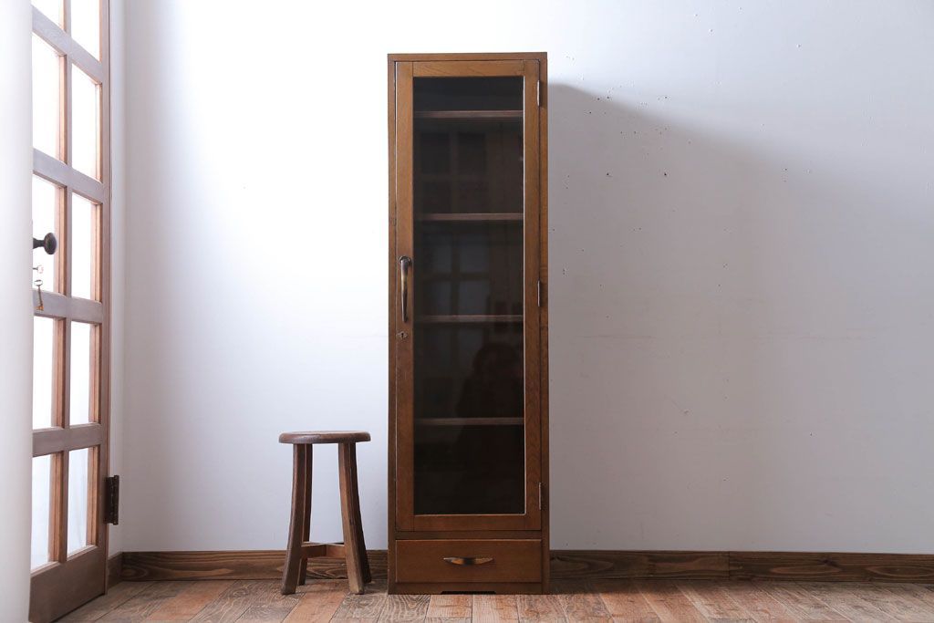 アンティーク家具　和製アンティーク　引き出し付き!　縦型が珍しいナラ材製の収納棚