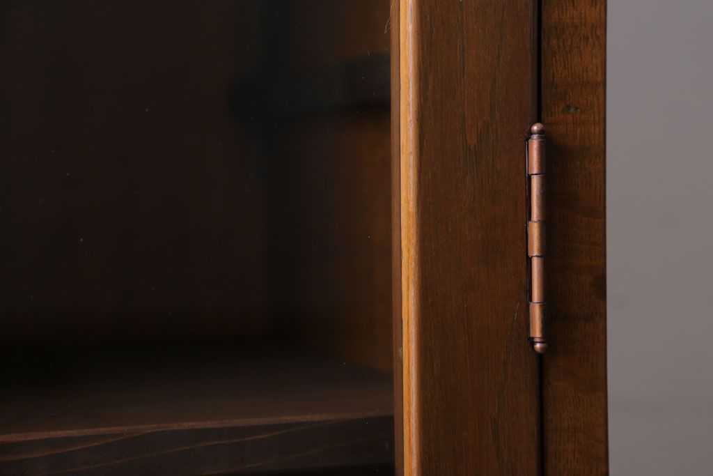 アンティーク家具　和製アンティーク　引き出し付き!　縦型が珍しいナラ材製の収納棚