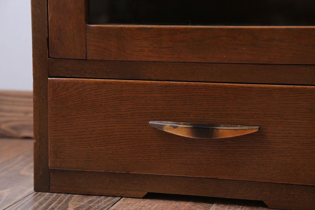 アンティーク家具　和製アンティーク　引き出し付き!　縦型が珍しいナラ材製の収納棚