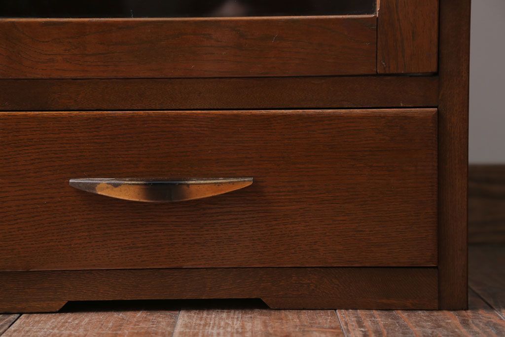 アンティーク家具　和製アンティーク　引き出し付き!　縦型が珍しいナラ材製の収納棚