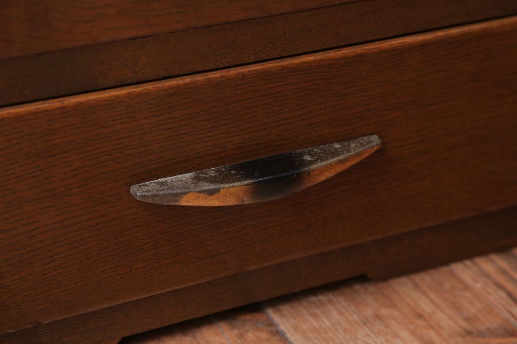 アンティーク家具　和製アンティーク　引き出し付き!　縦型が珍しいナラ材製の収納棚