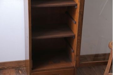 アンティーク家具　和製アンティーク　引き出し付き!　縦型が珍しいナラ材製の収納棚