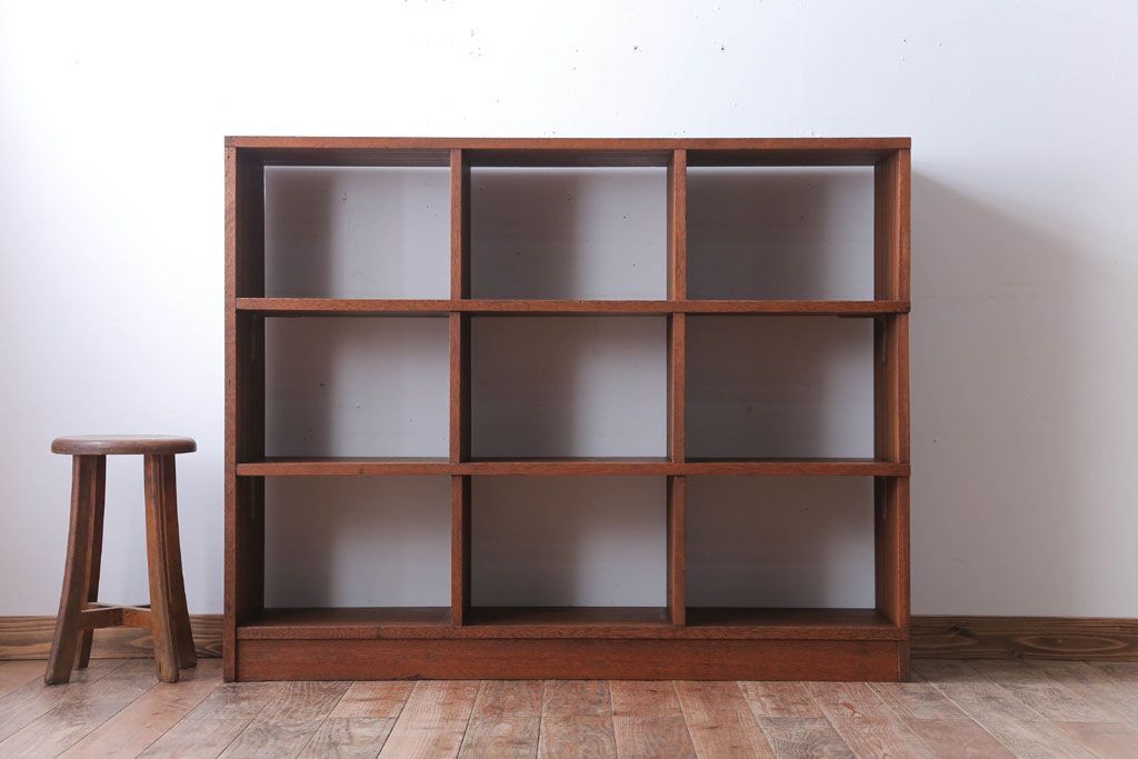 アンティーク家具　和製アンティーク　両面収納が便利なシンプルなマス目棚