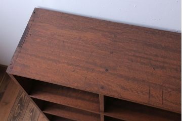 アンティーク家具　和製アンティーク　両面収納が便利なシンプルなマス目棚