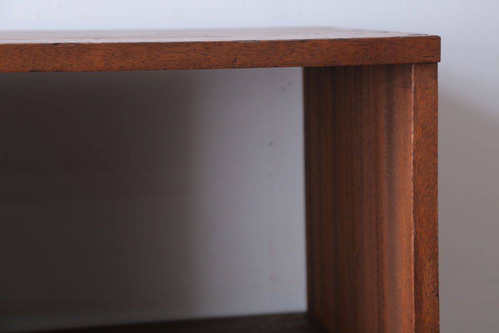 アンティーク家具　和製アンティーク　両面収納が便利なシンプルなマス目棚