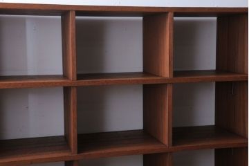 アンティーク家具　和製アンティーク　両面収納が便利なシンプルなマス目棚