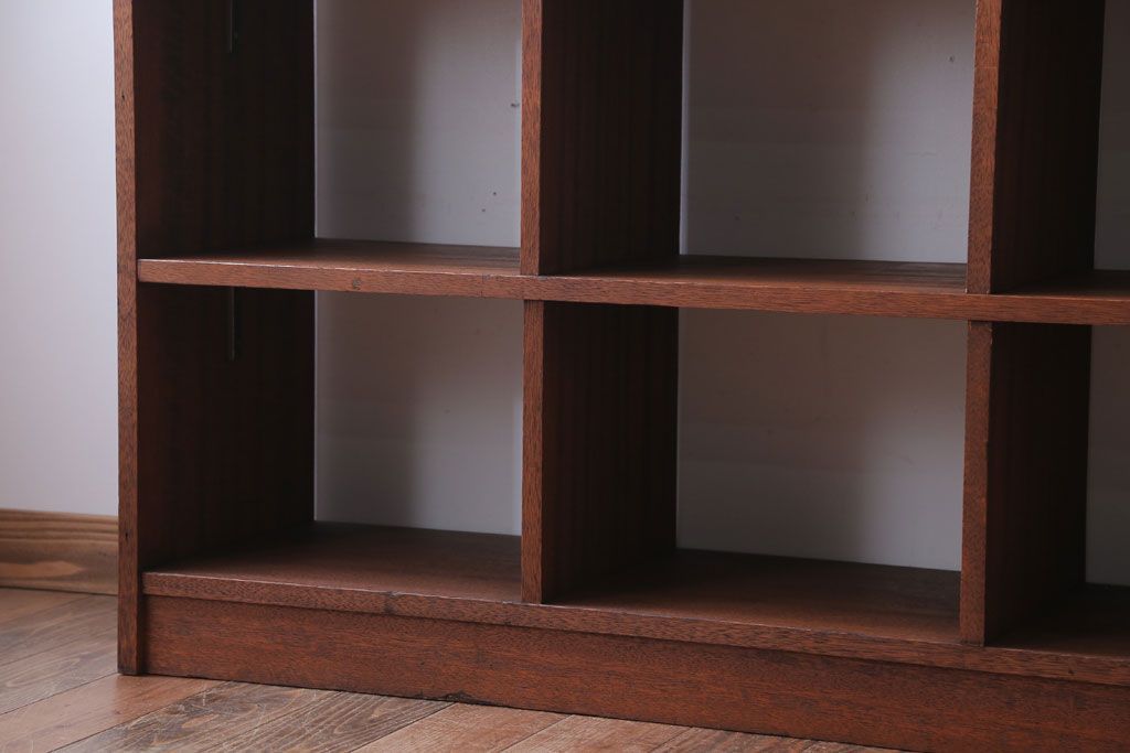 アンティーク家具　和製アンティーク　両面収納が便利なシンプルなマス目棚