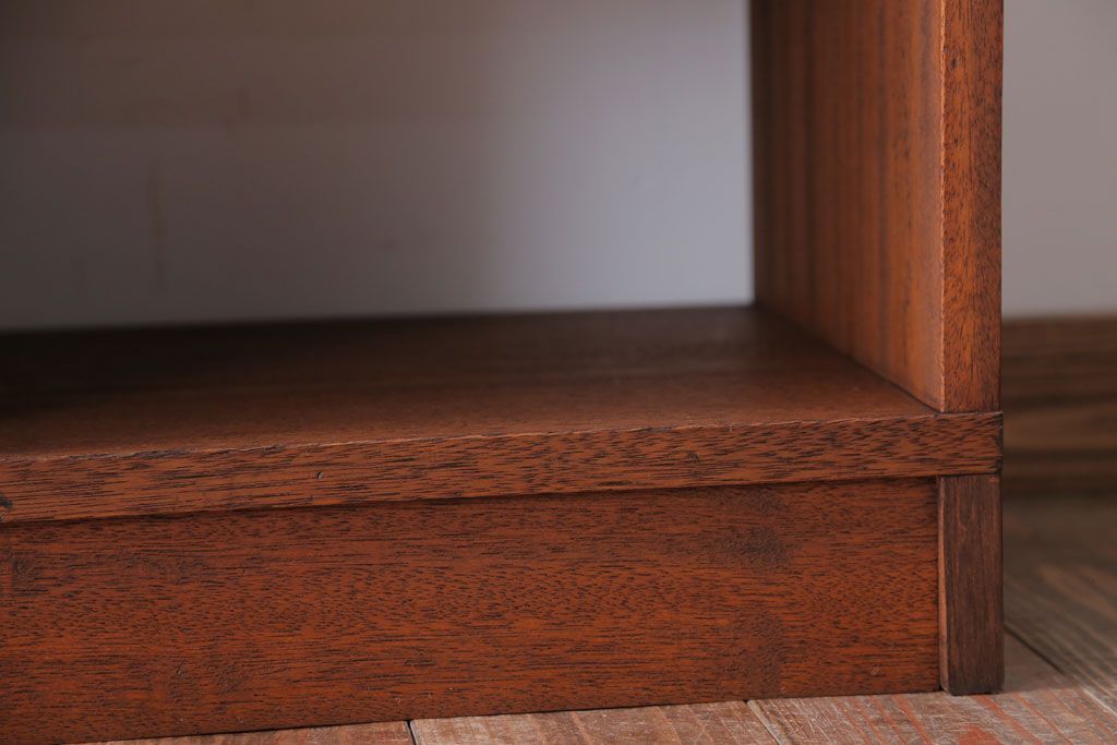 アンティーク家具　和製アンティーク　両面収納が便利なシンプルなマス目棚