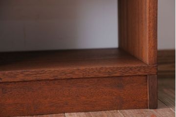 アンティーク家具　和製アンティーク　両面収納が便利なシンプルなマス目棚