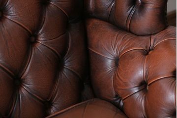 アンティーク家具　イギリスアンティーク　上品な古い高級一人掛けソファ