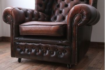 アンティーク家具　イギリスアンティーク　上品な古い高級一人掛けソファ