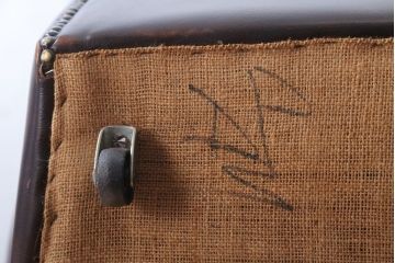 アンティーク家具　イギリスアンティーク　上品な古い高級一人掛けソファ