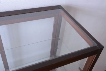 アンティーク家具　和製アンティーク　シックな縦型アンティークガラスケース