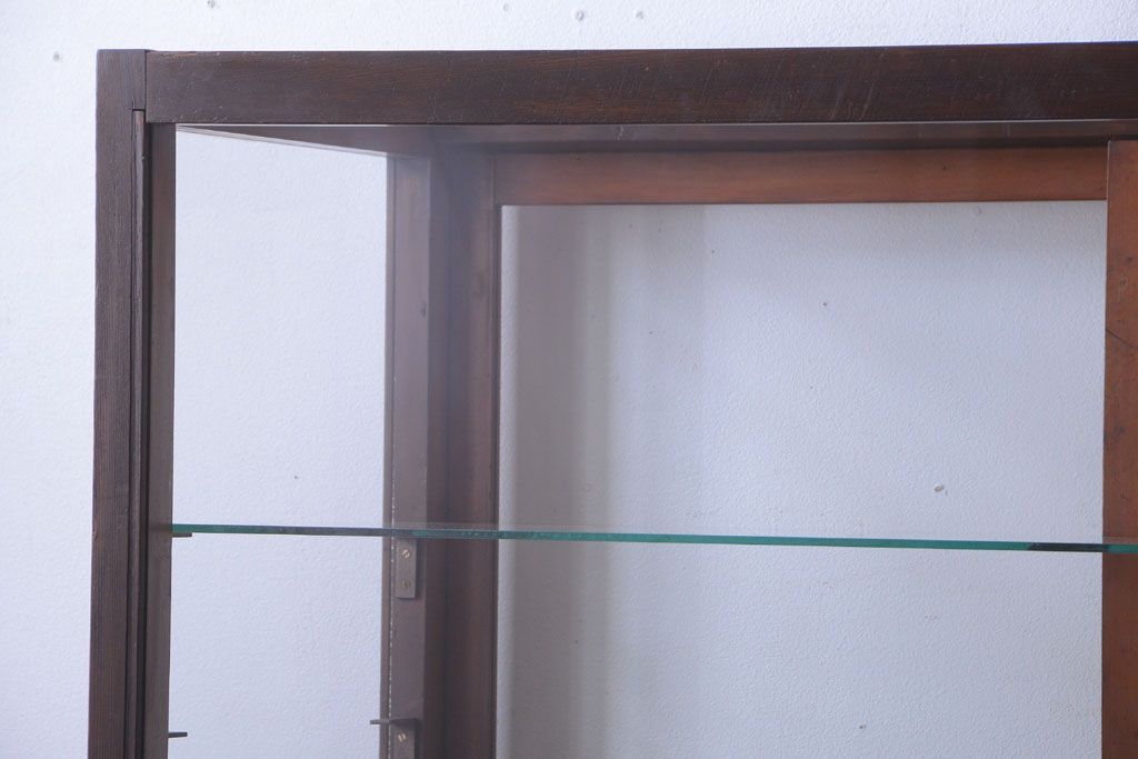 アンティーク家具　和製アンティーク　シックな縦型アンティークガラスケース