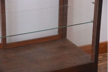 アンティーク家具　和製アンティーク　シックな縦型アンティークガラスケース