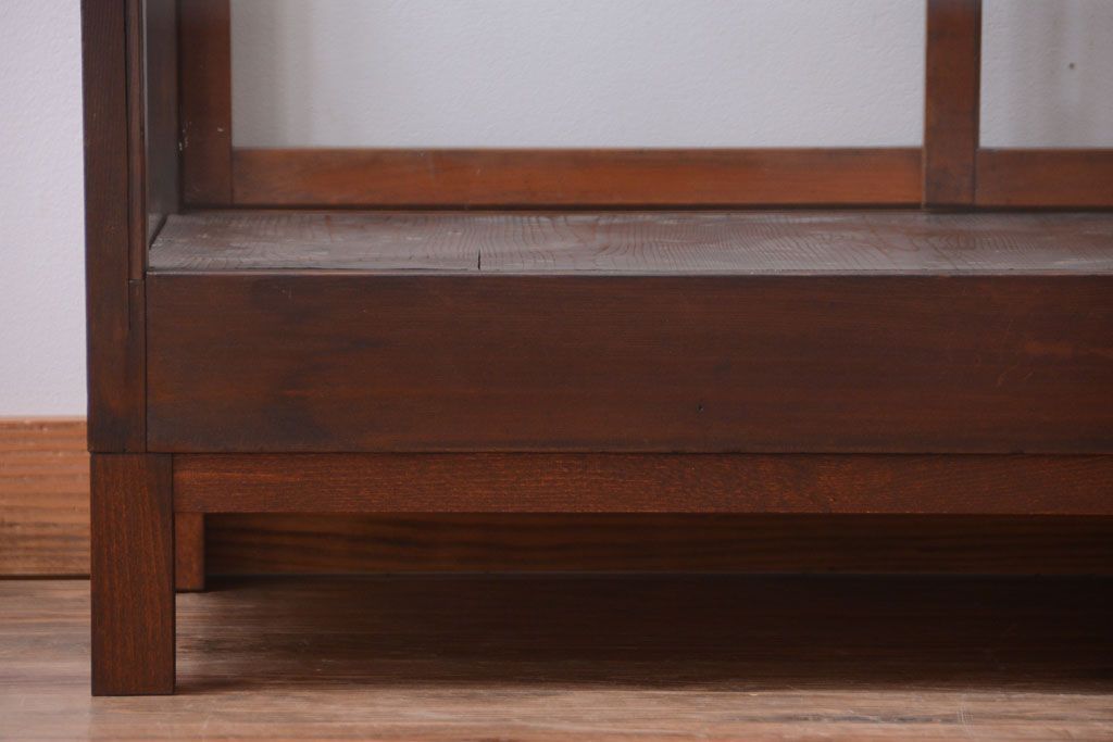 アンティーク家具　和製アンティーク　シックな縦型アンティークガラスケース