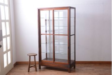 アンティーク家具　和製アンティーク　シックな縦型アンティークガラスケース