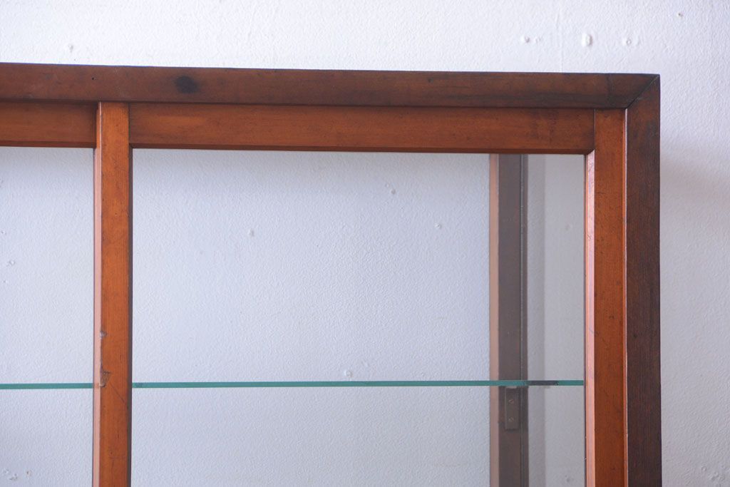 アンティーク家具　和製アンティーク　シックな縦型アンティークガラスケース