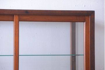 アンティーク家具　和製アンティーク　シックな縦型アンティークガラスケース